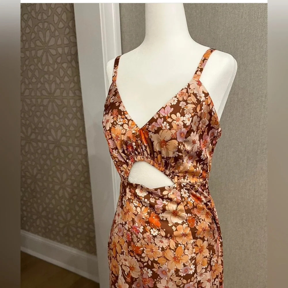 Hansen & Gretel Dress - Picture 3 of 4